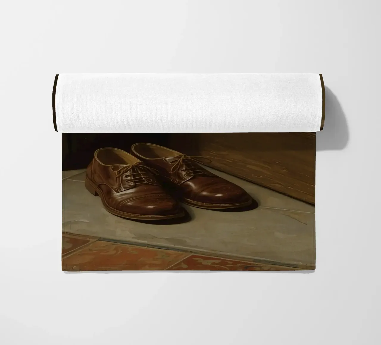 Scarpe classiche in pelle marrone posizionate davanti a una porta di legno telo mare da DesignDoodle
