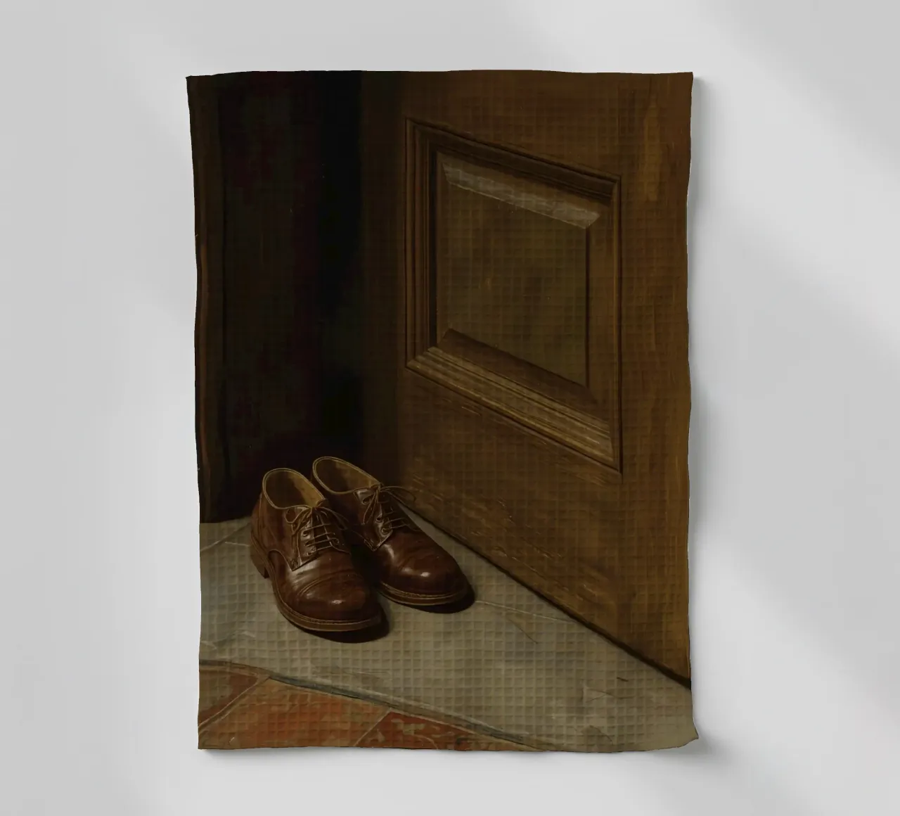 Scarpe classiche in pelle marrone posizionate davanti a una porta di legno canovaccio da cucina da DesignDoodle