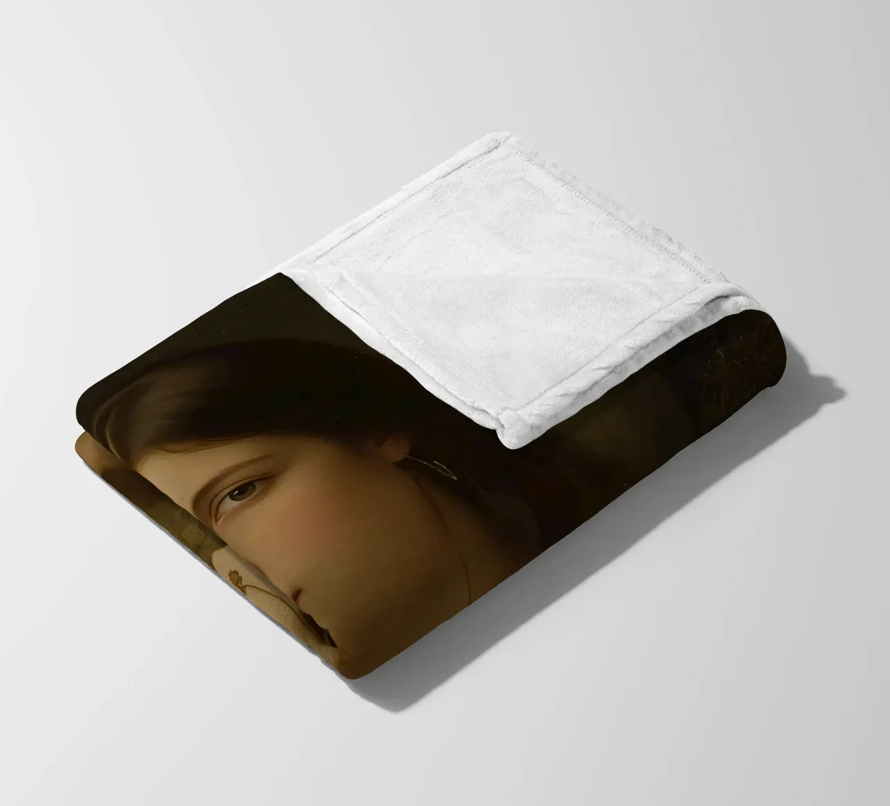 Giovane donna che tiene in mano una tazza, con indosso un indumento marrone, contro coperta in pile da DesignDoodle