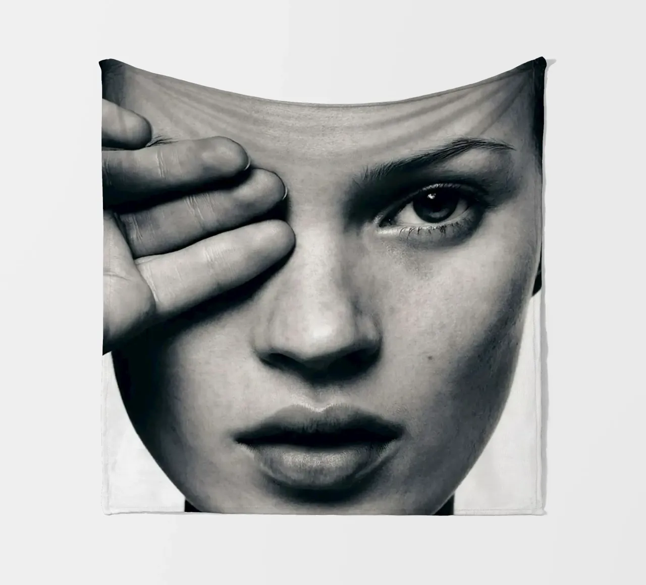 Dito negli occhi coperta in pile da glover studio