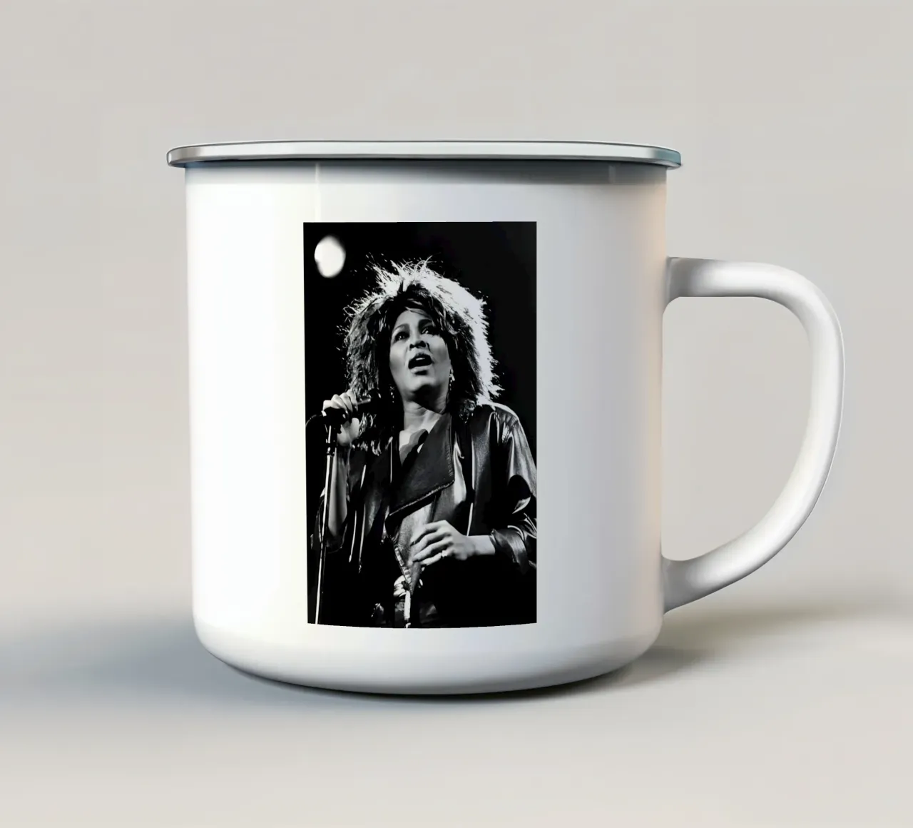 Tina Turner tazza in smalto da Low poly art