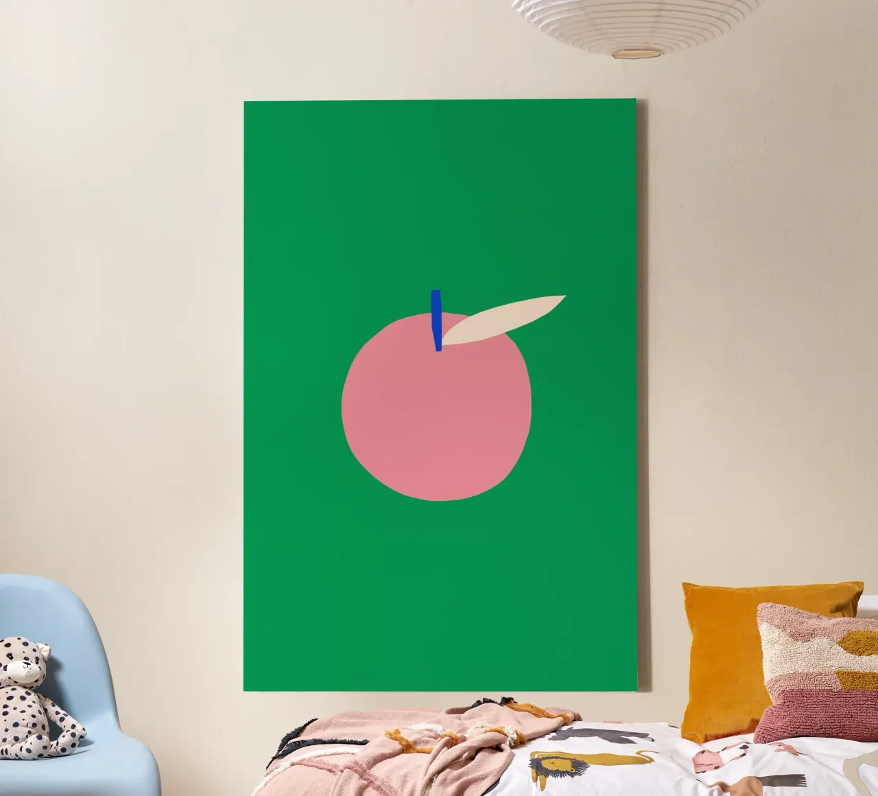 Rosa Apfel Leinwand mit Schattenfugenrahmen von Maren Gross