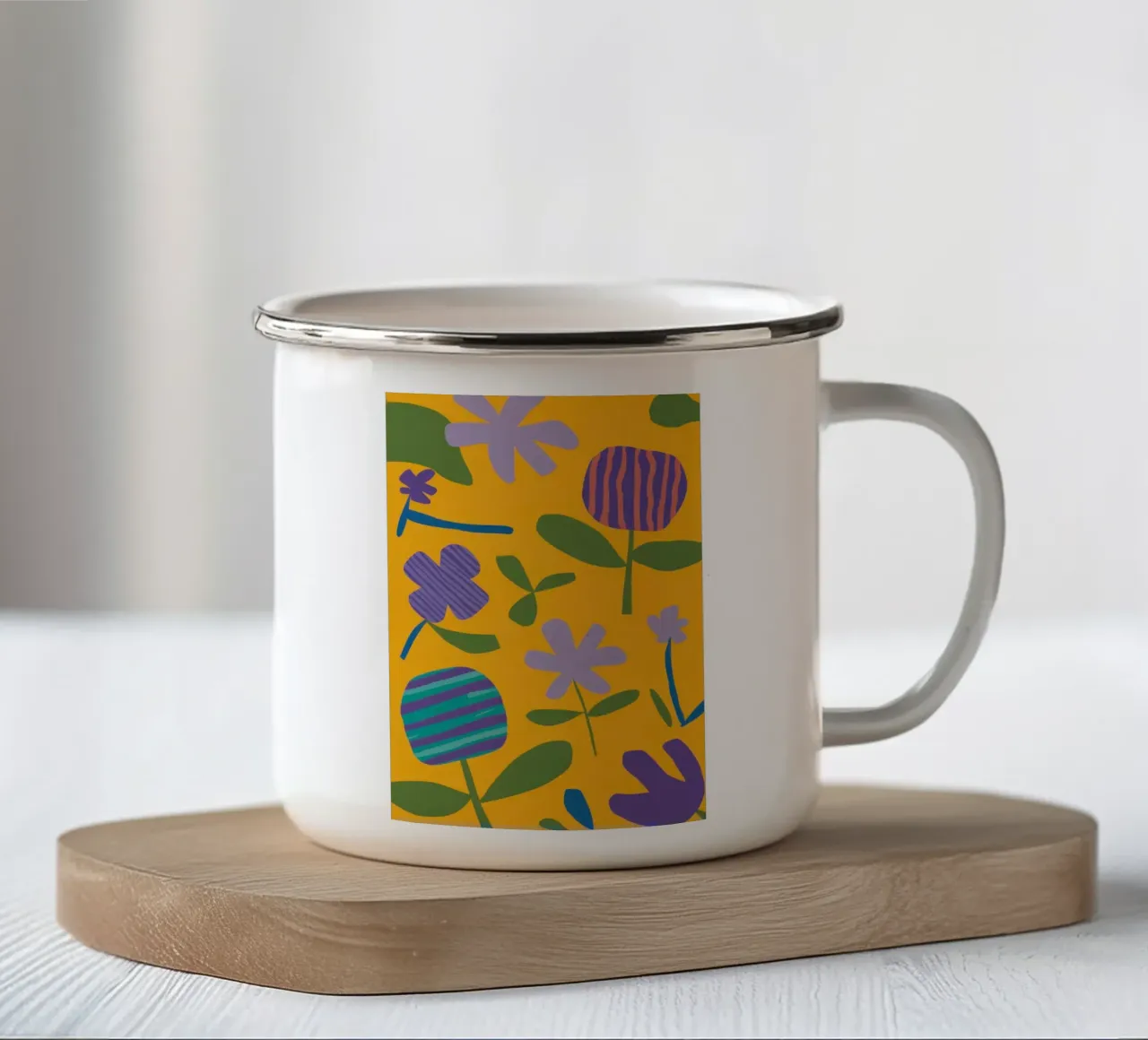 Schizzo floreale dorato tazza in smalto da Bring Haven