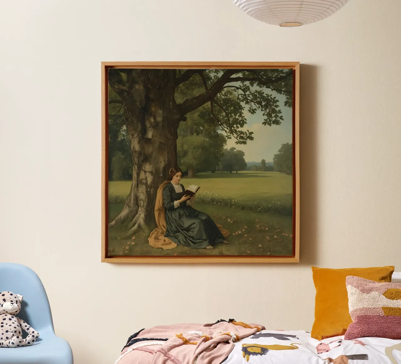 Ragazza che legge un libro sotto un grande albero in un parco verdeggiante tela con Cornice a cassetta da DesignDoodle