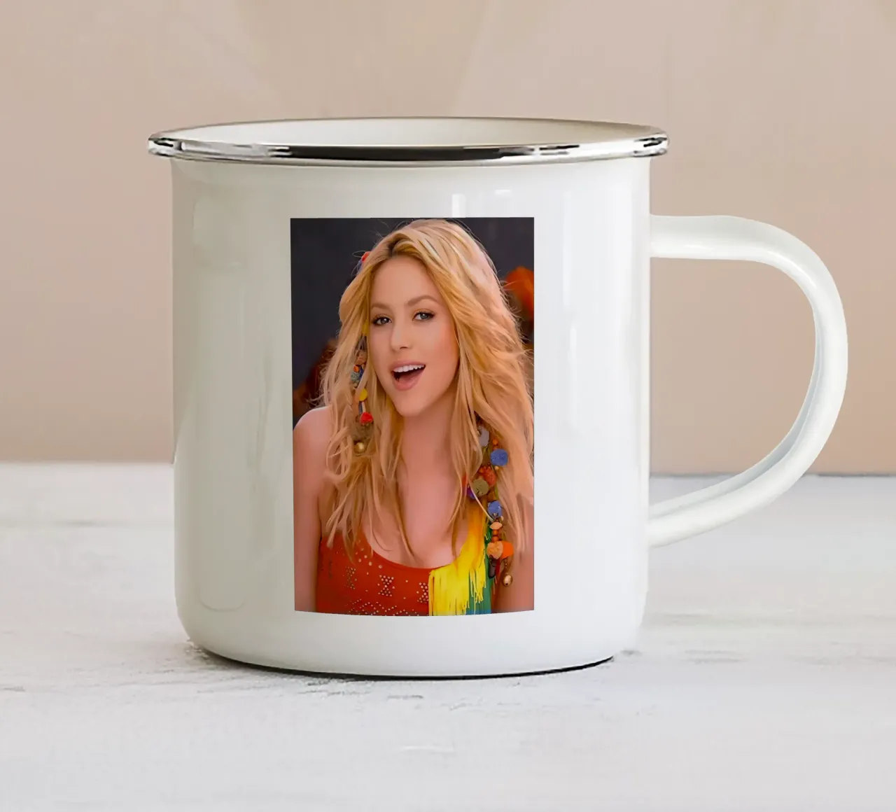 Shakira tazza in smalto da Musadad Shop