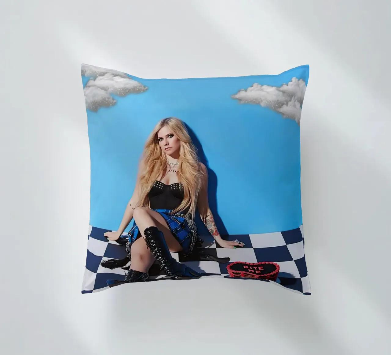 Avril Lavigne cuscino da Musadad Shop