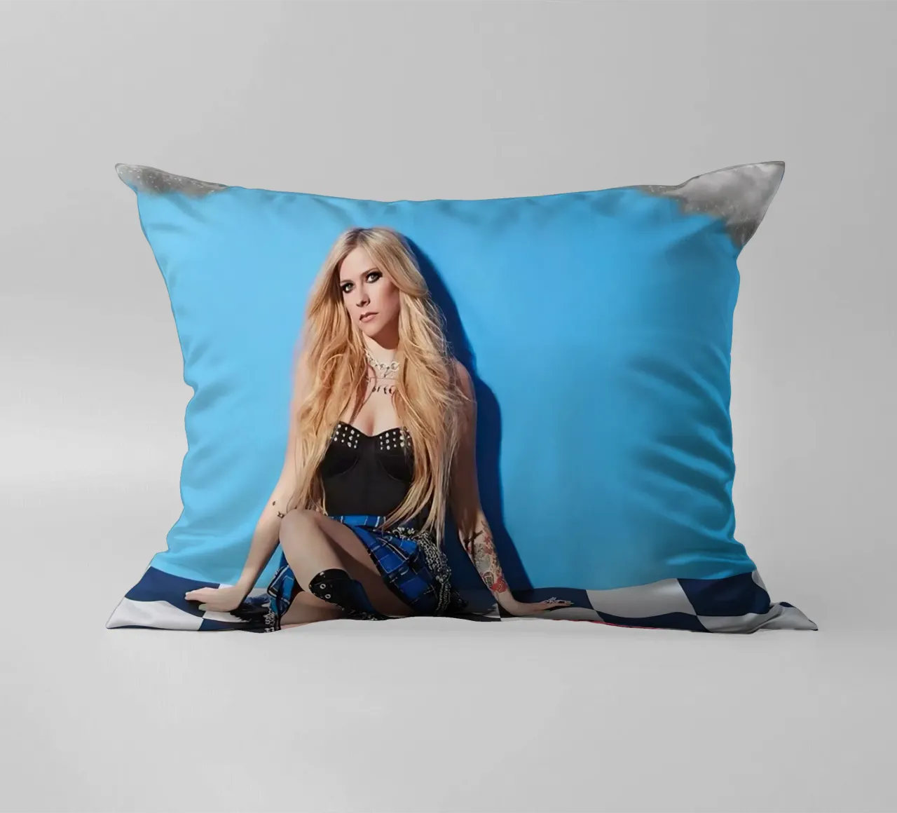 Avril Lavigne cuscino da Musadad Shop