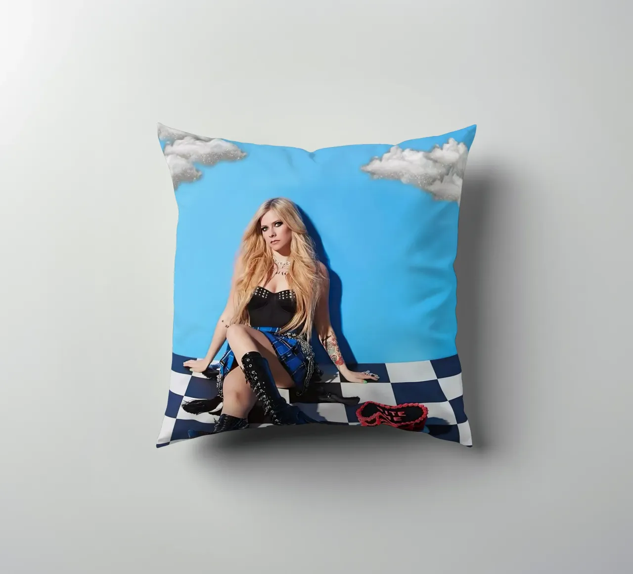 Avril Lavigne cuscino da Musadad Shop
