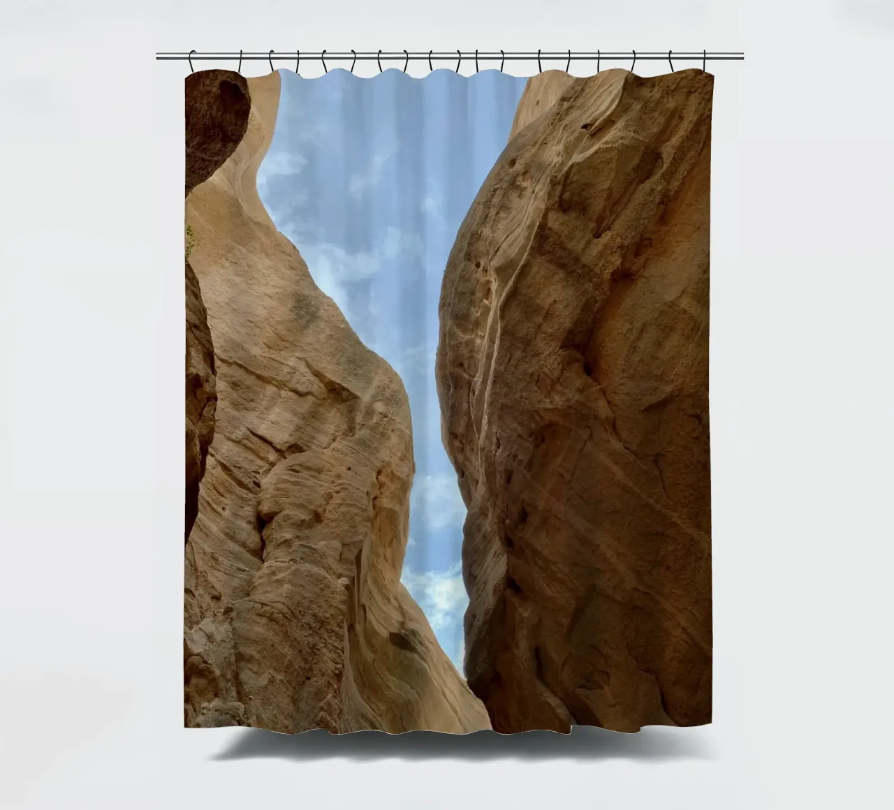 rugged terrain Duschvorhang von Horsire