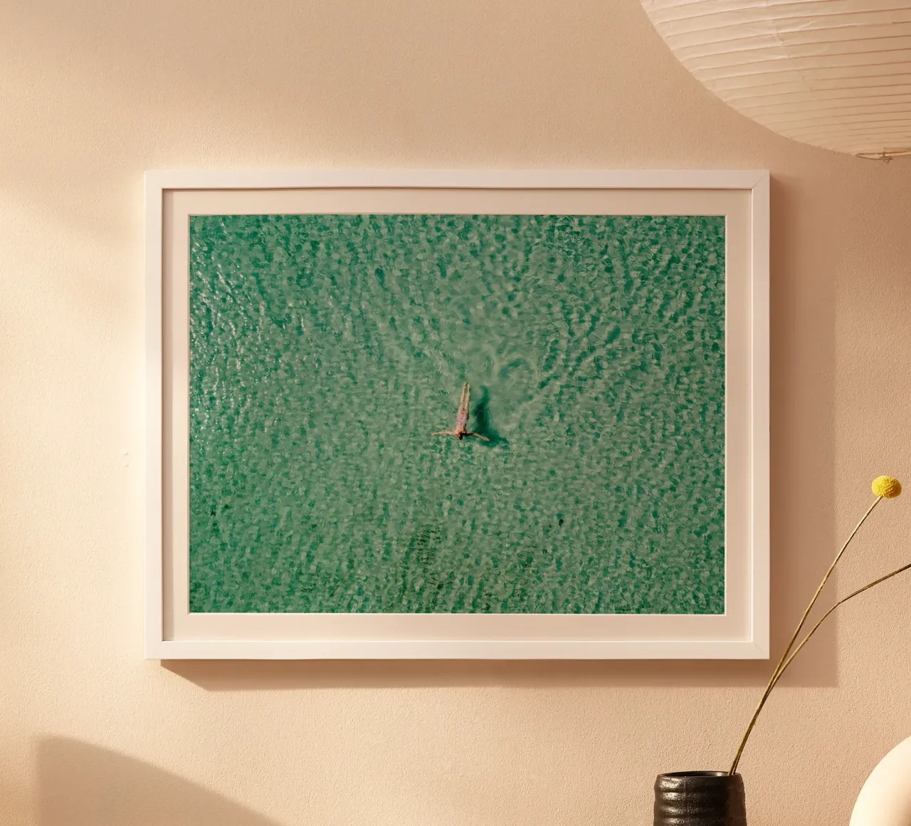 turquoise sunbathing poster con telaio in plastica da animal story home
