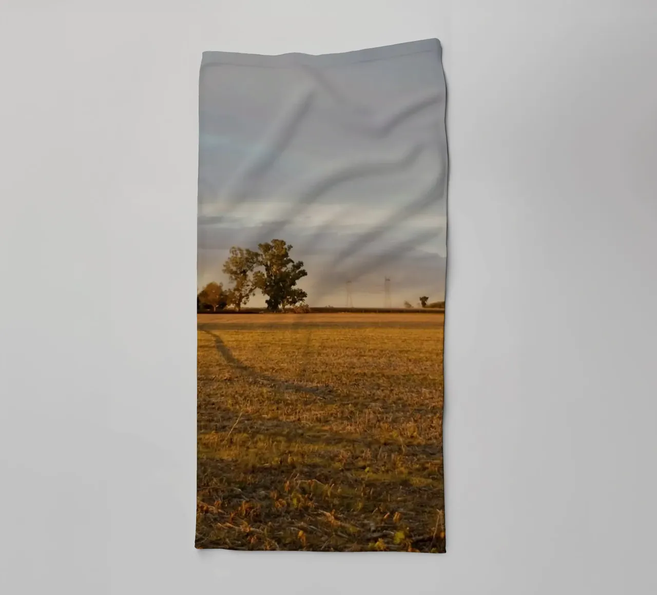earth tones silhouette towel by Horsire