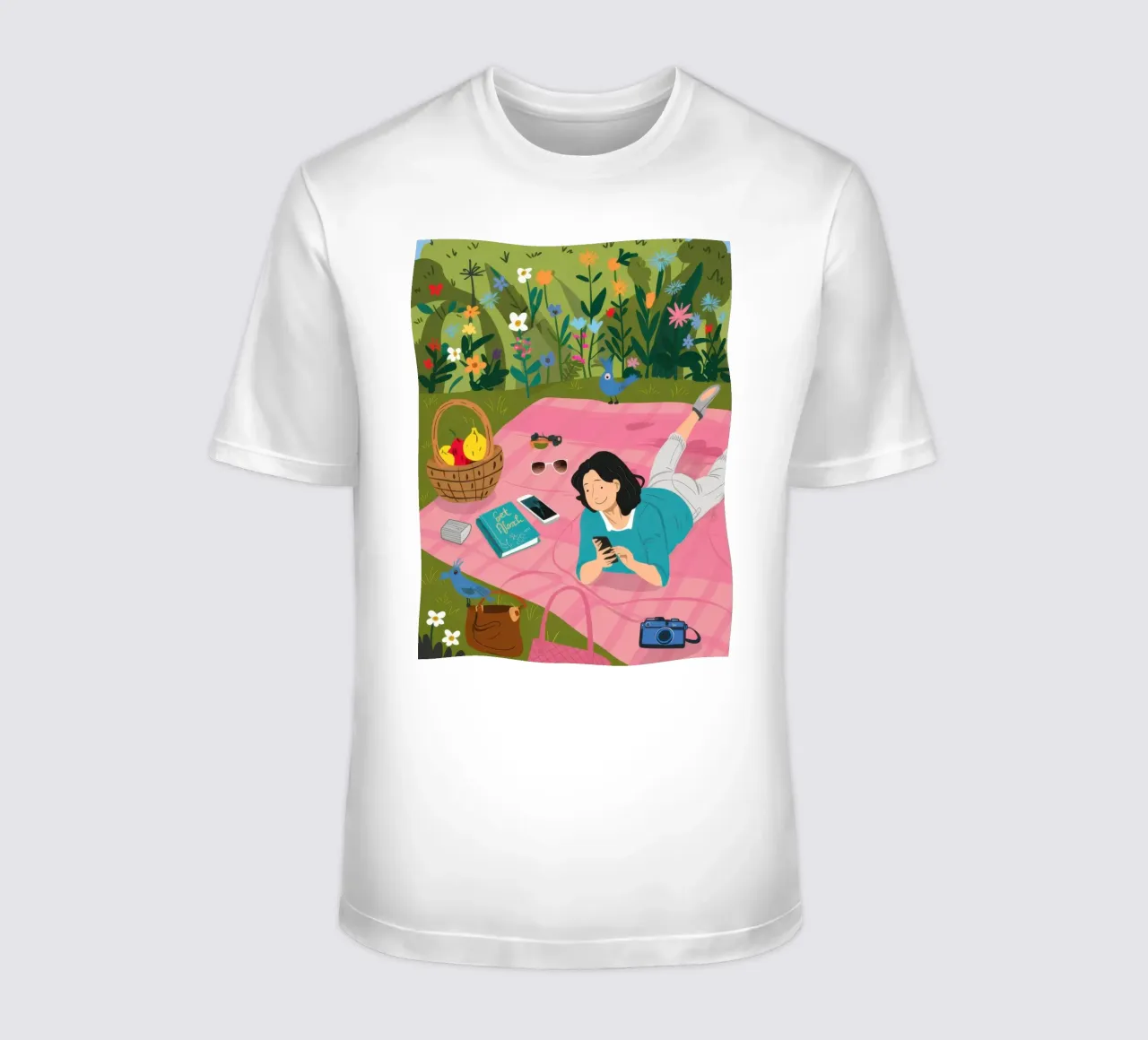Picnic in un giardino sereno t-shirt da Bring Haven