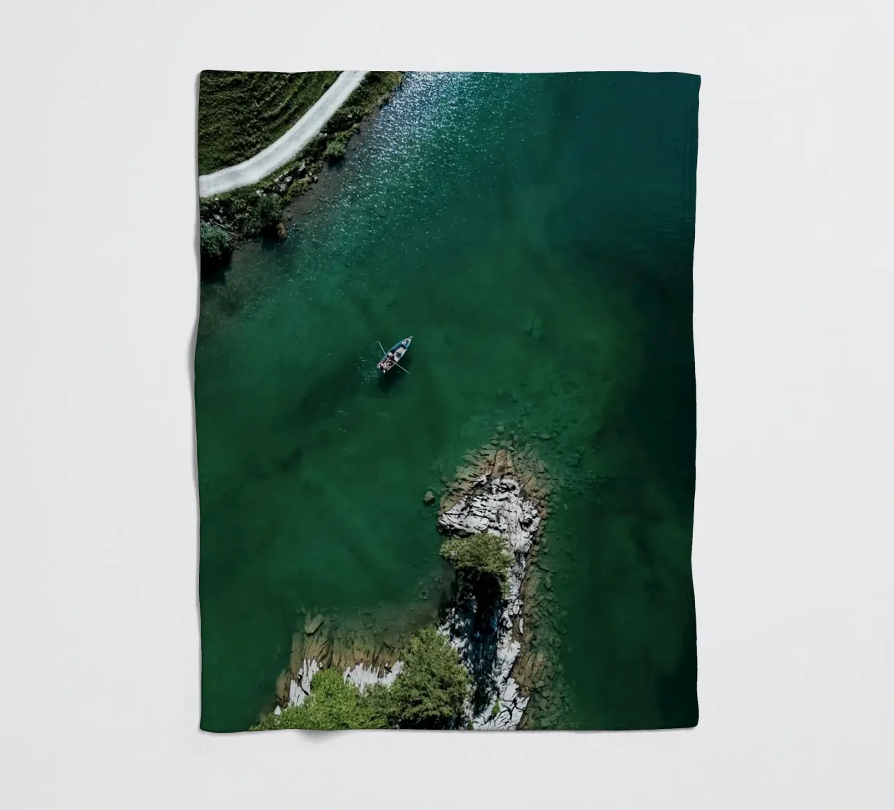 greenery boat kayaking coperta in pile da cofa home