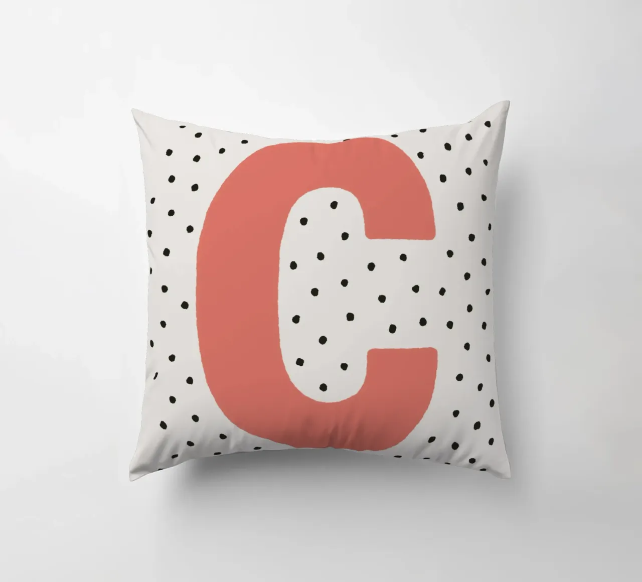 Lettera C con punti - Poster design tipografico cuscino da KidzStudio