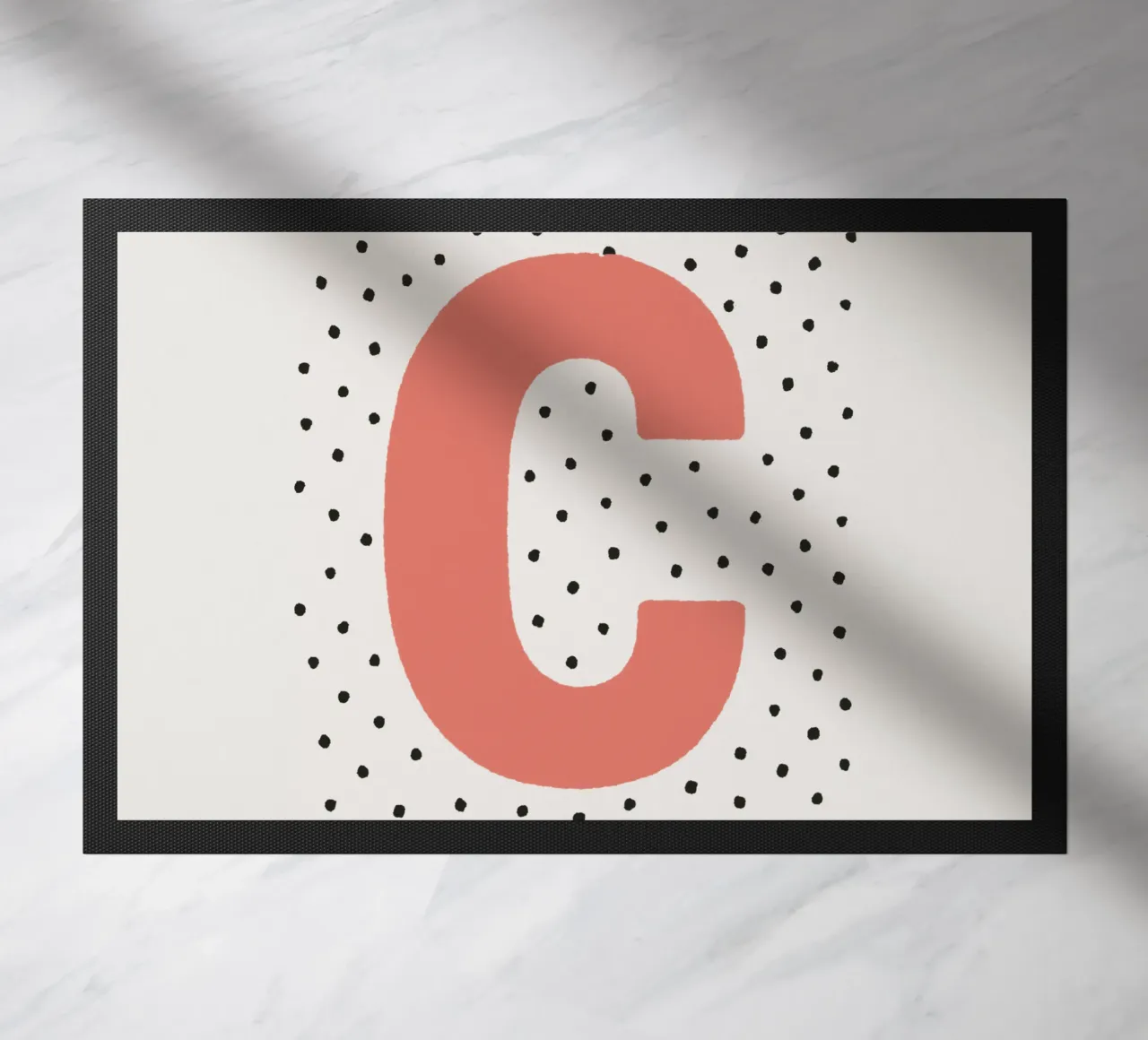 Lettera C con punti - Poster design tipografico zerbino da KidzStudio