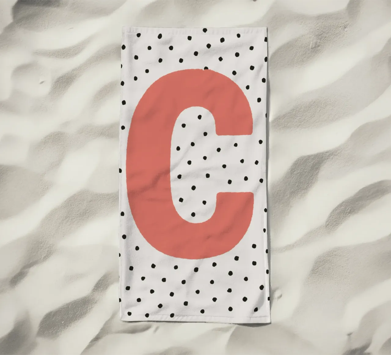 Lettre C avec points - Typographie Poster Design serviette de plage de KidzStudio