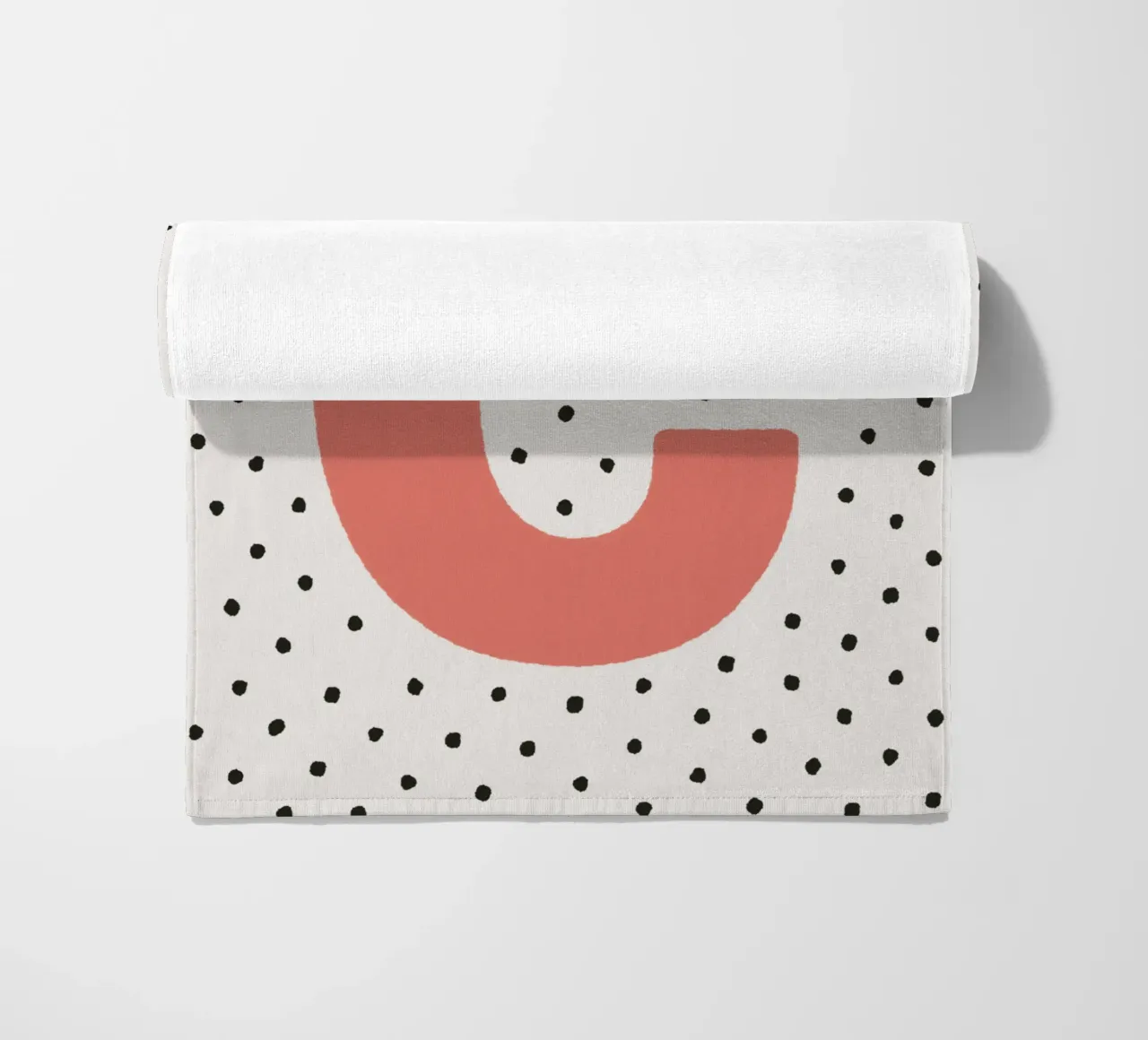 Lettre C avec points - Typographie Poster Design serviette de plage de KidzStudio