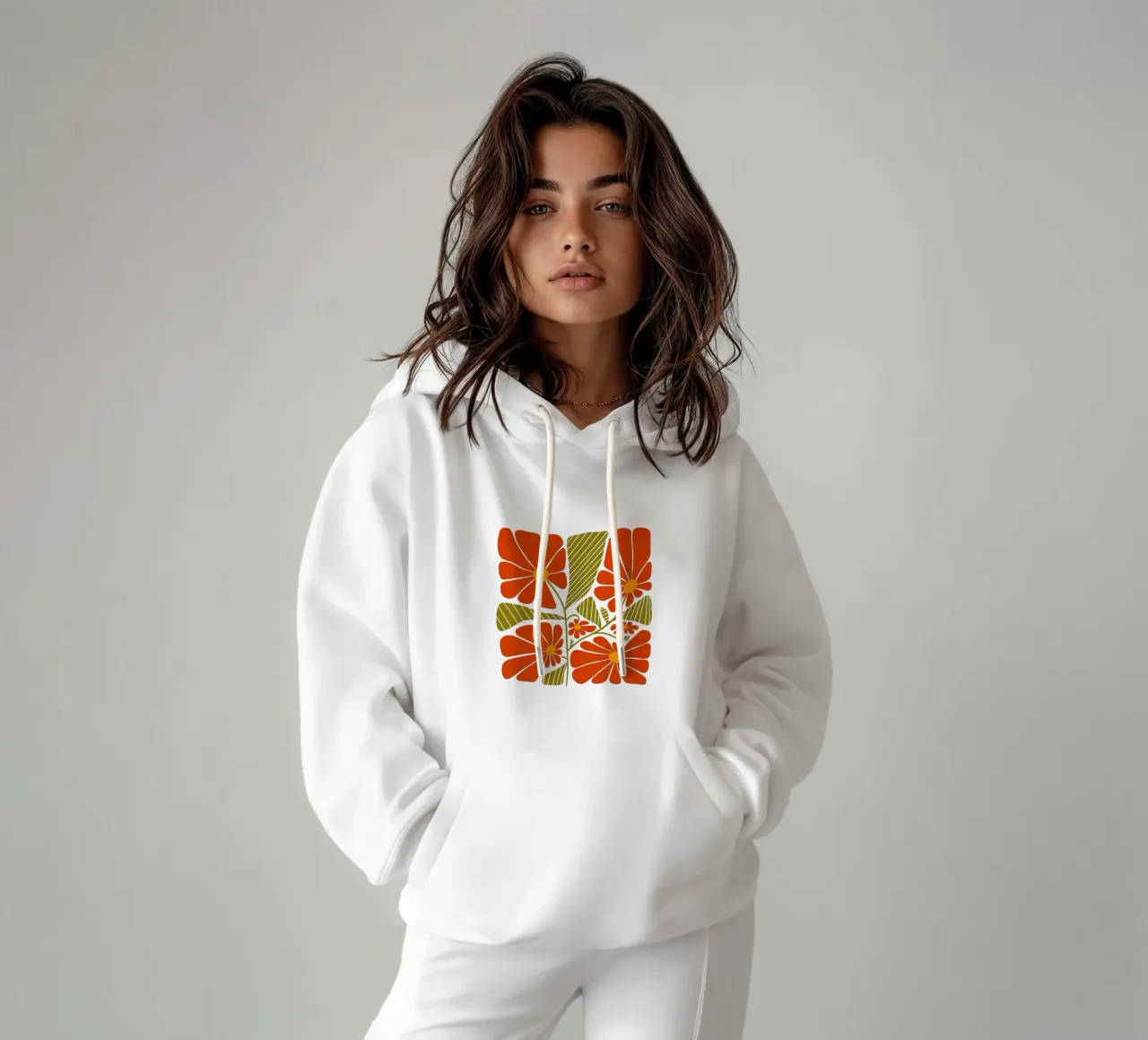 Retro 60s vibes orange flowers felpa con cappuccio da TijanaArtStudio88