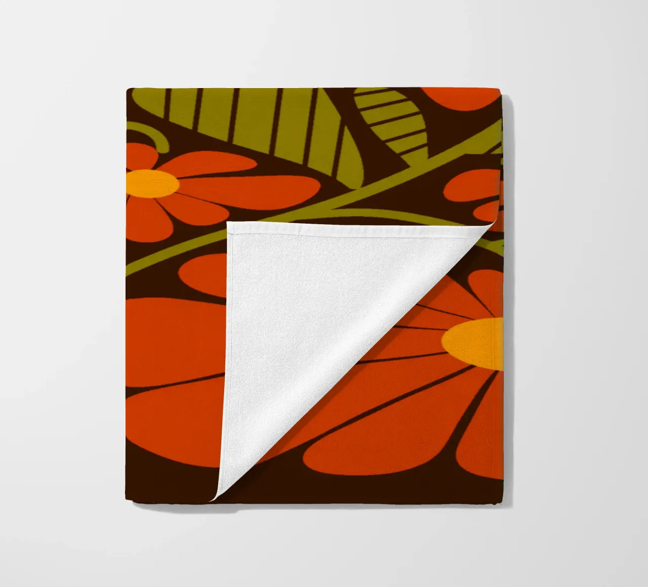 Retro 60s vibes orange flowers telo mare da TijanaArtStudio88