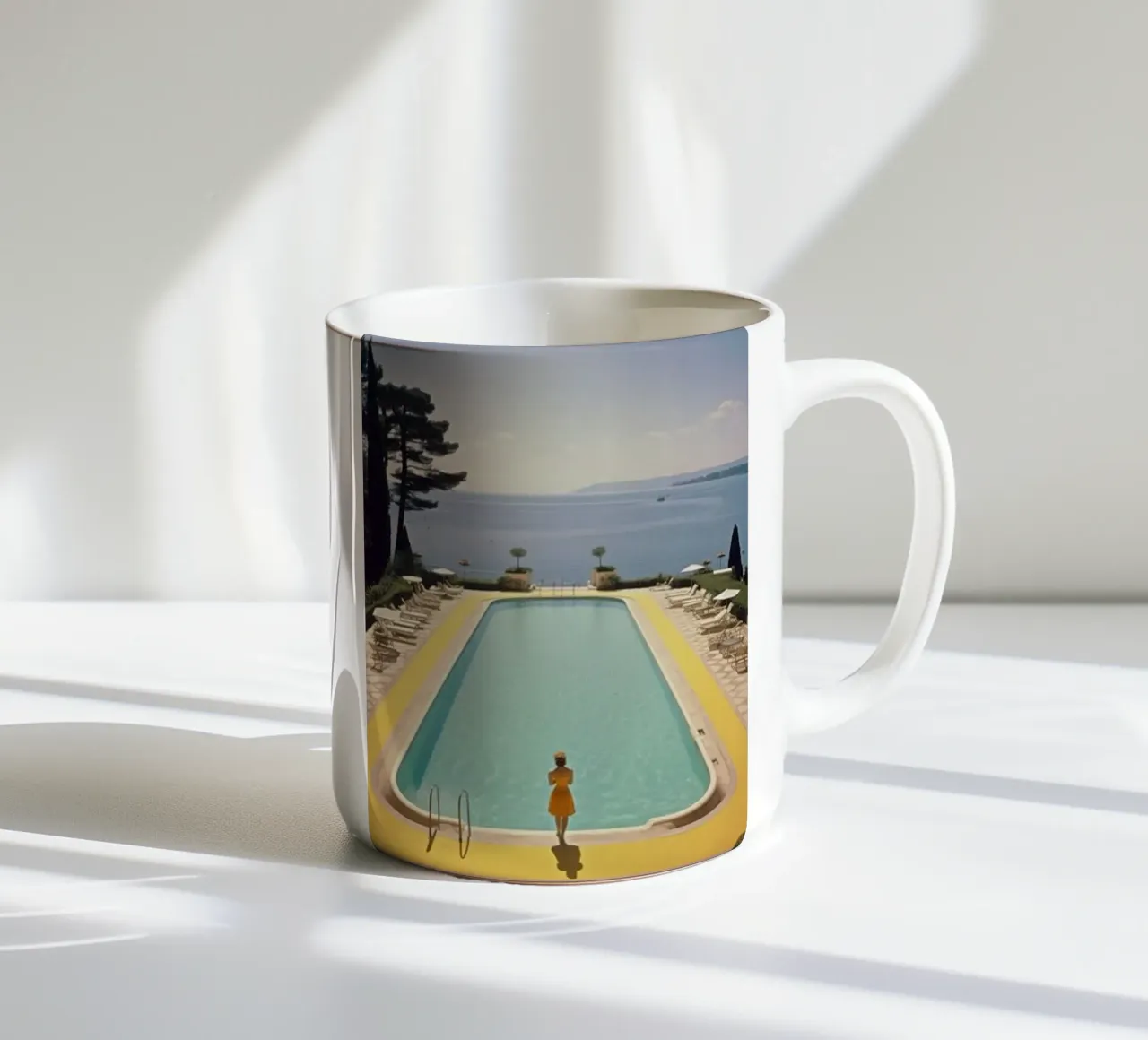 Piscina retrò di Cannes tazza in ceramica da Longoria Studio