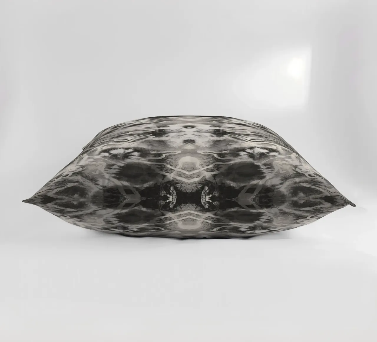 Rorschach 09 in bianco e nero cuscino da Little Dean