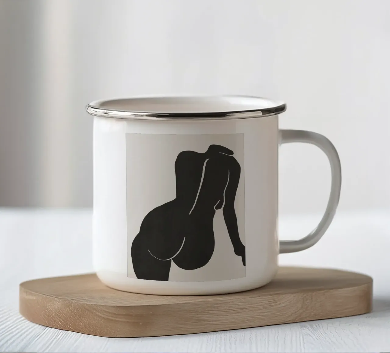 Nudo in nero tazza in smalto da Little Dean