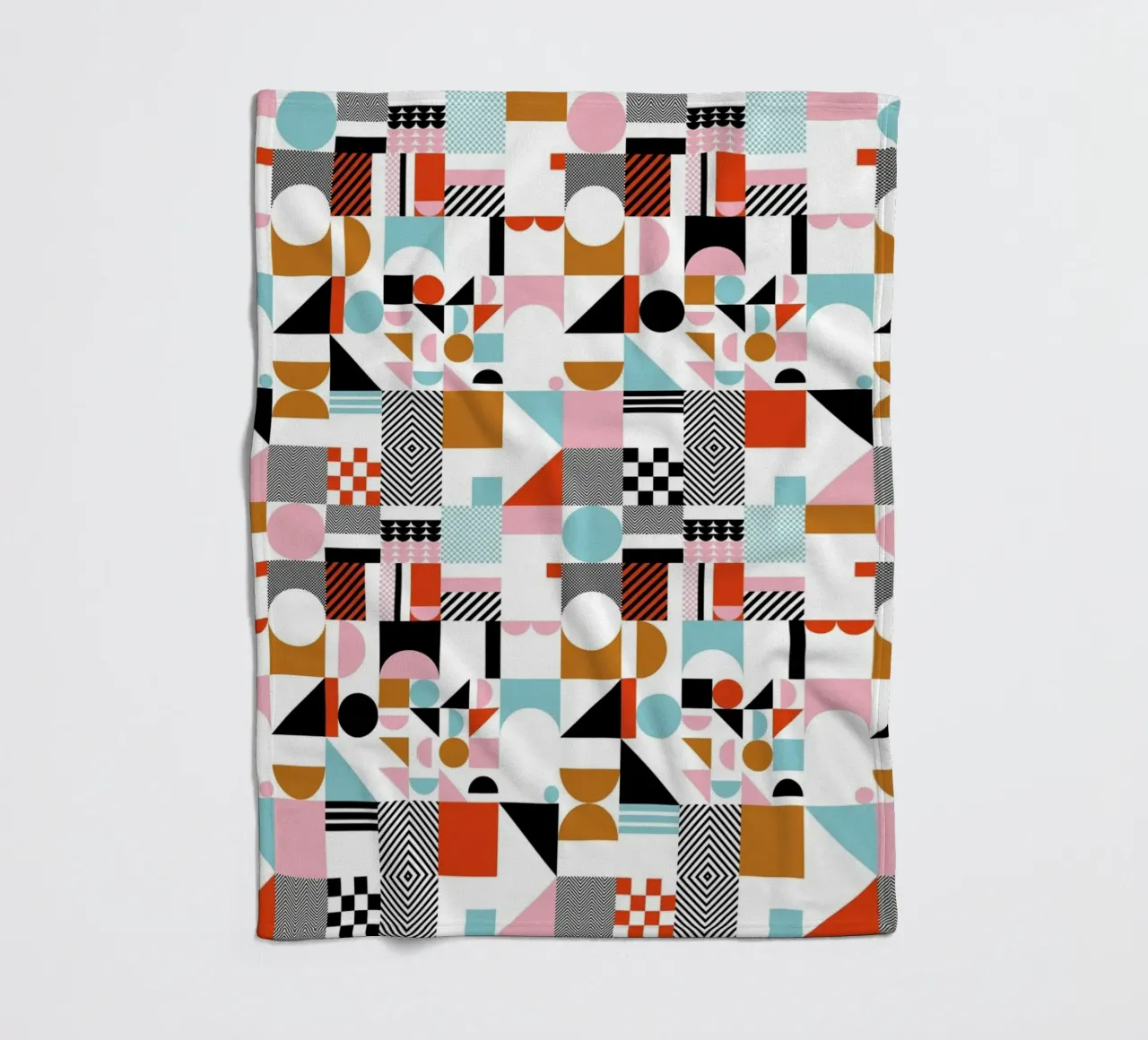 Geometric Game #2 coperta in pile da My Tiny Home