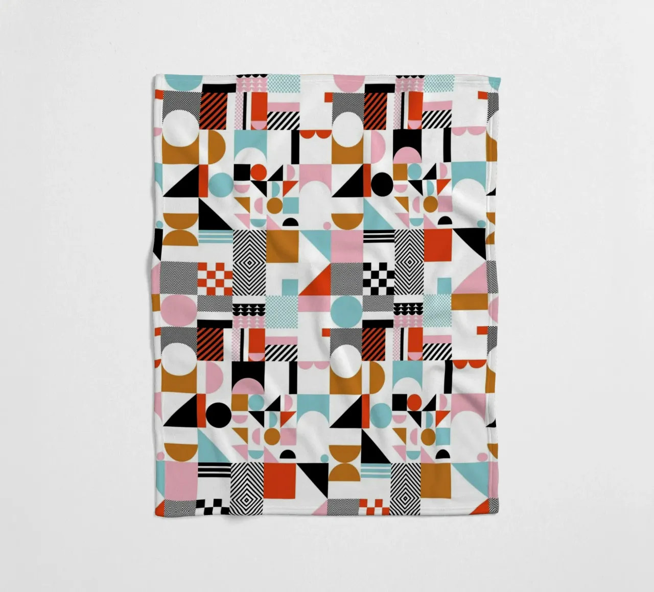 Geometric Game #2 coperta in pile da My Tiny Home