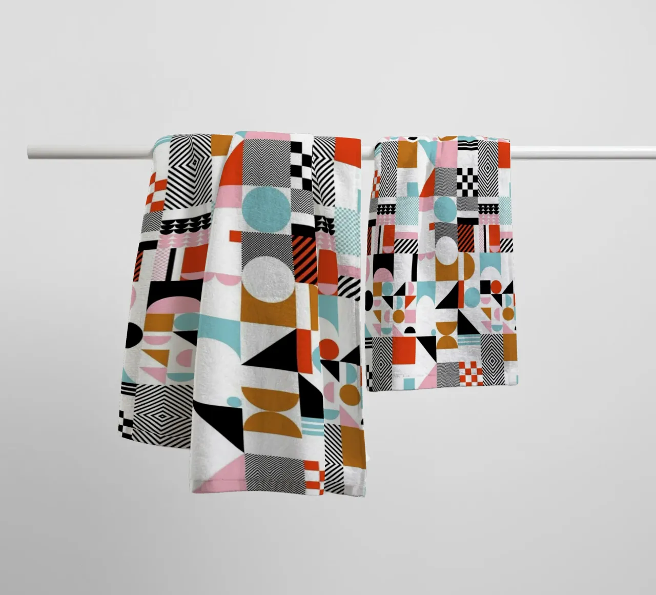 Geometric Game #2 asciugamano da bagno da My Tiny Home
