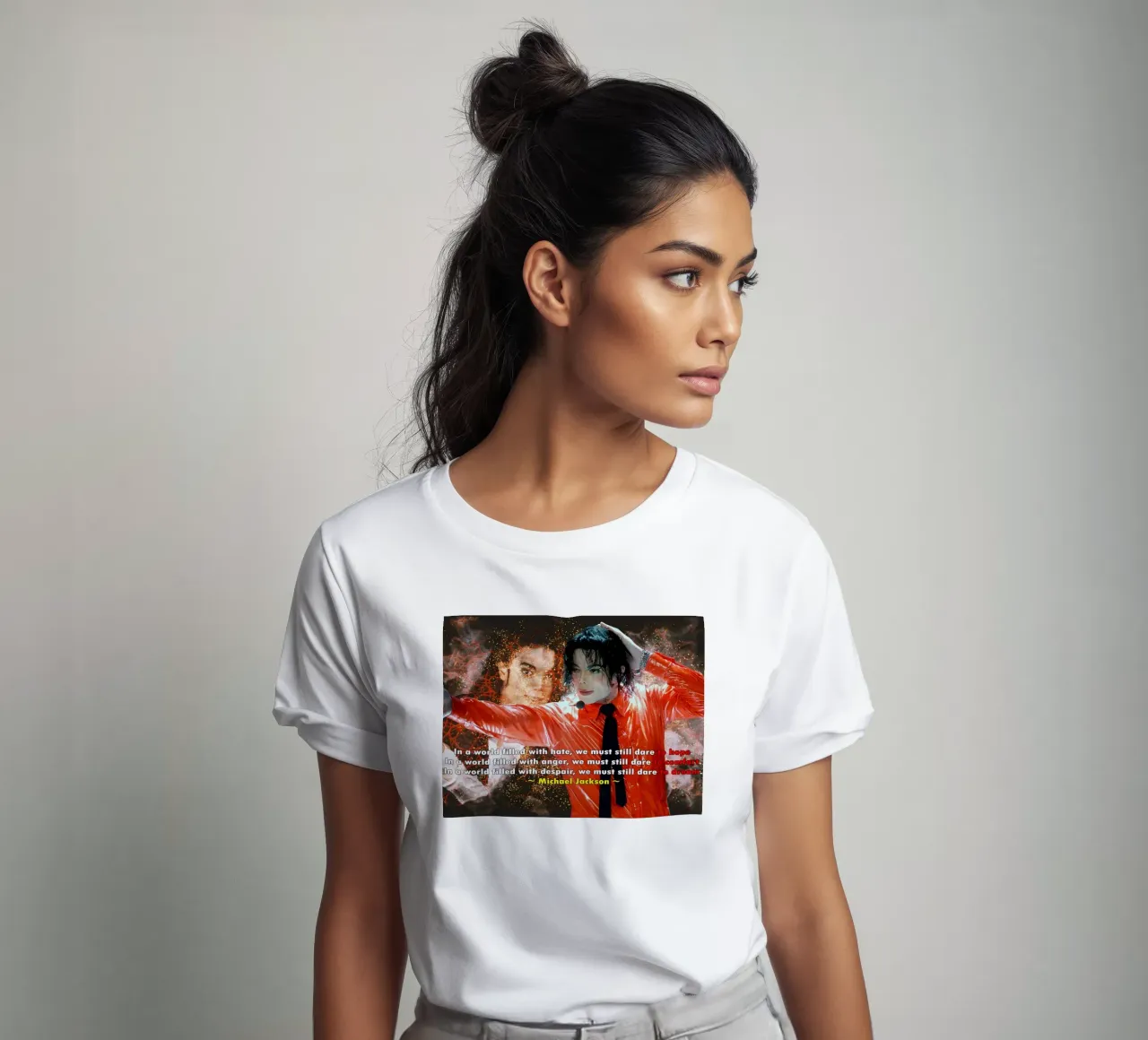 Michael Jackson In un mondo t-shirt da Abasa Inaraya