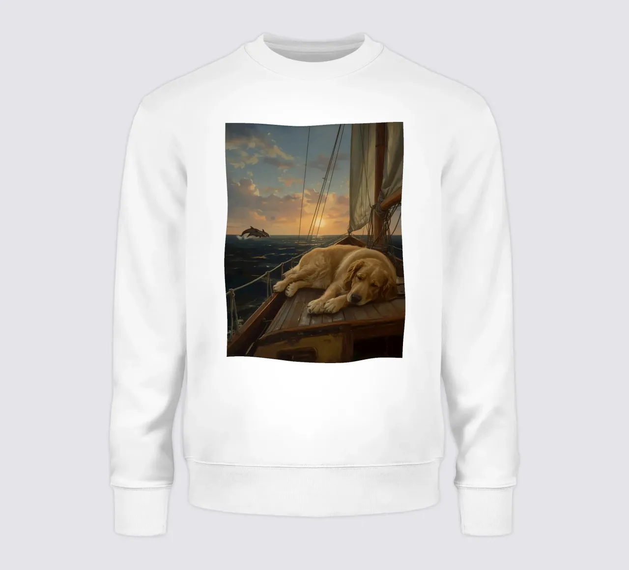 Golden Retriever ruht sich auf einem Segelboot aus, während ein Delphin springt Sweatshirt von DesignDoodle