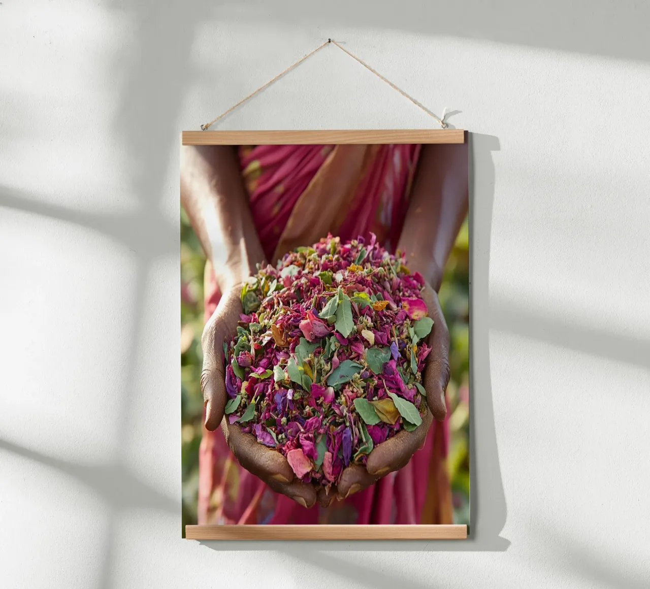Raccolta di petali poster con telaio in alluminio da StillVibe Home