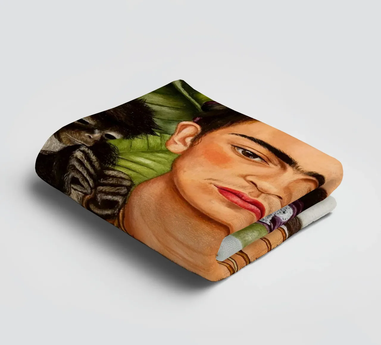 Autoritratto con collana di spine e colibrì di Frida Khalo asciugamano da bagno da Venus Art