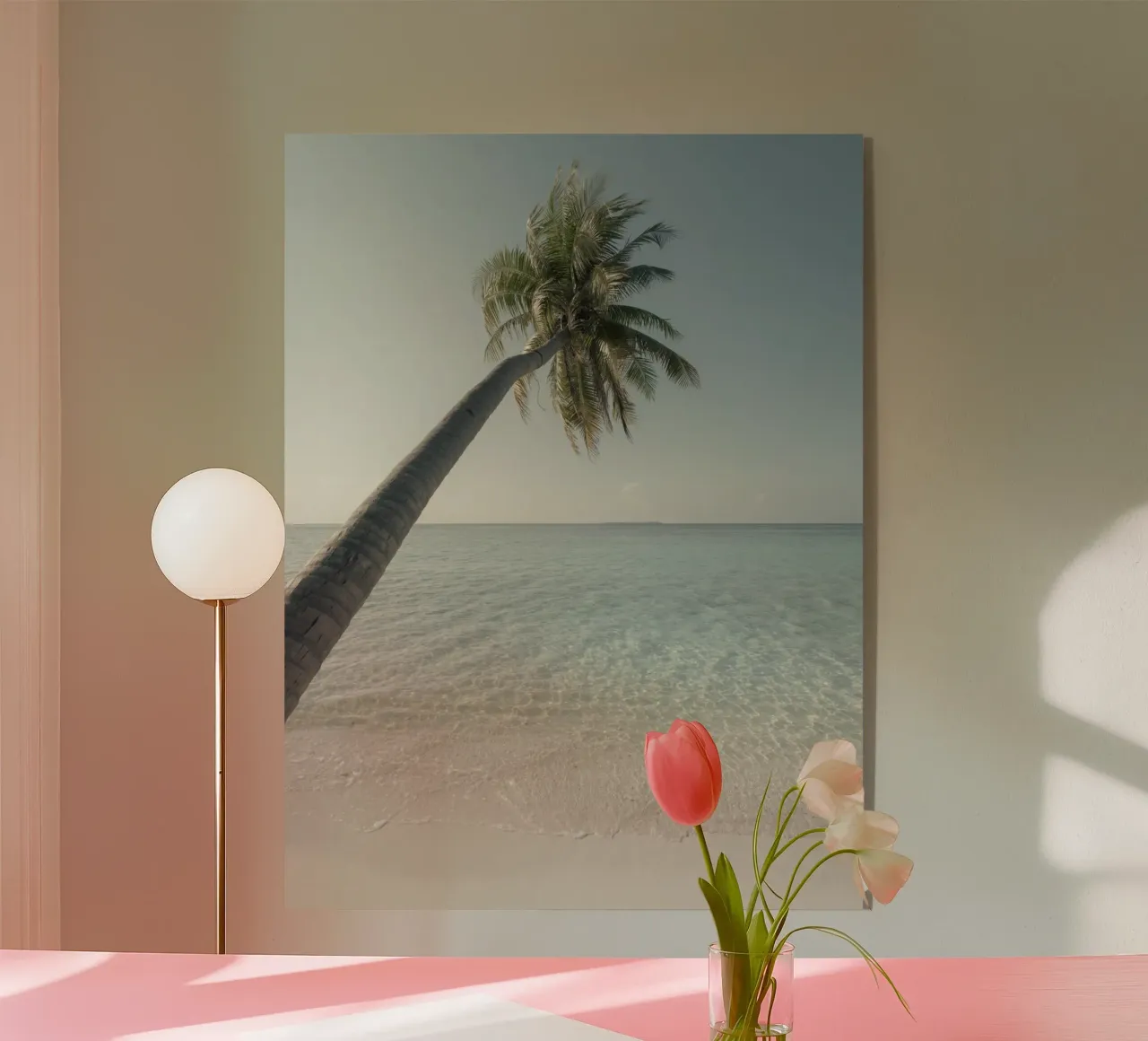 Singola palma in una spiaggia tropicale delle Maldive plexiglass da Kimberley Jekel Photography