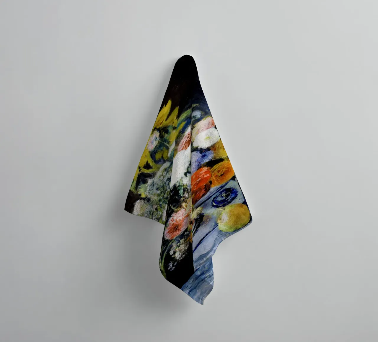 Fiori misti in un vaso di terracotta di Renoir asciugamano da bagno da Venus Art