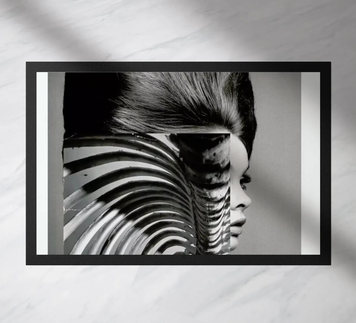 The Shadow Cage zerbino da Taher Mhamdi