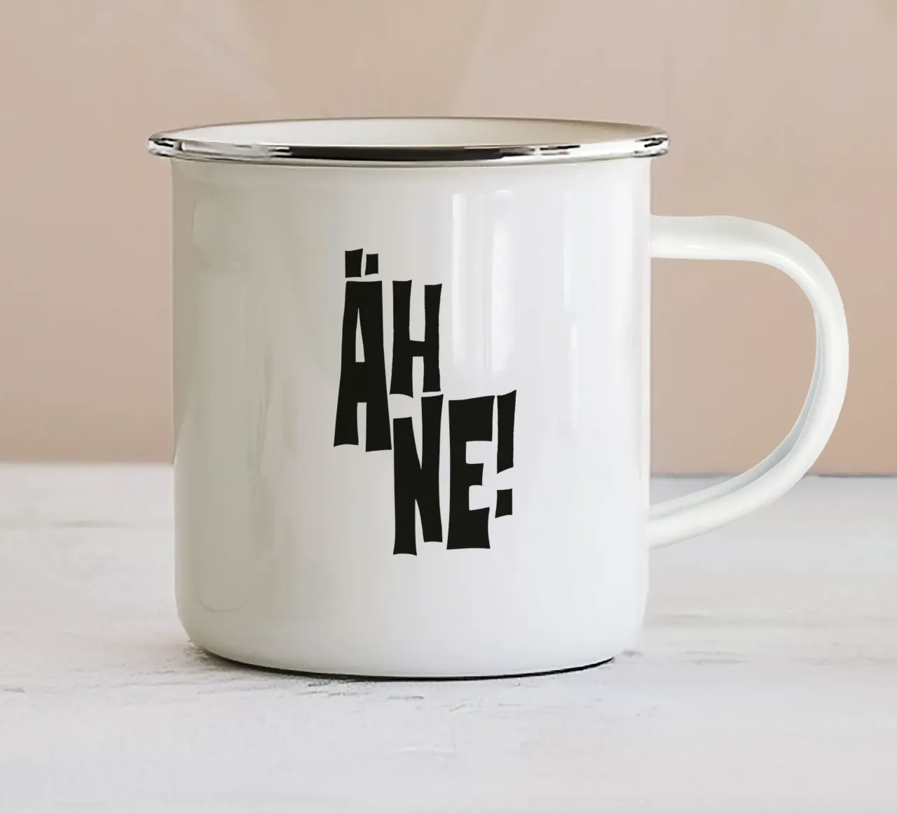 Ne tazza in smalto da Flo Klein