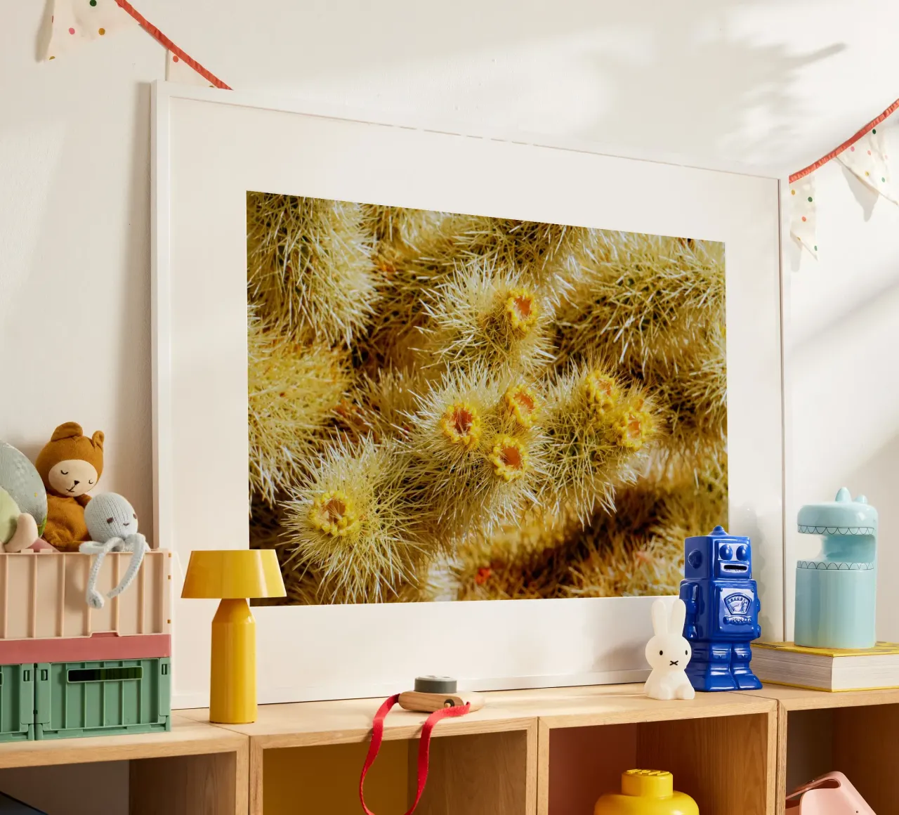 spine di cactus poster con telaio in legno da Earthly Visions