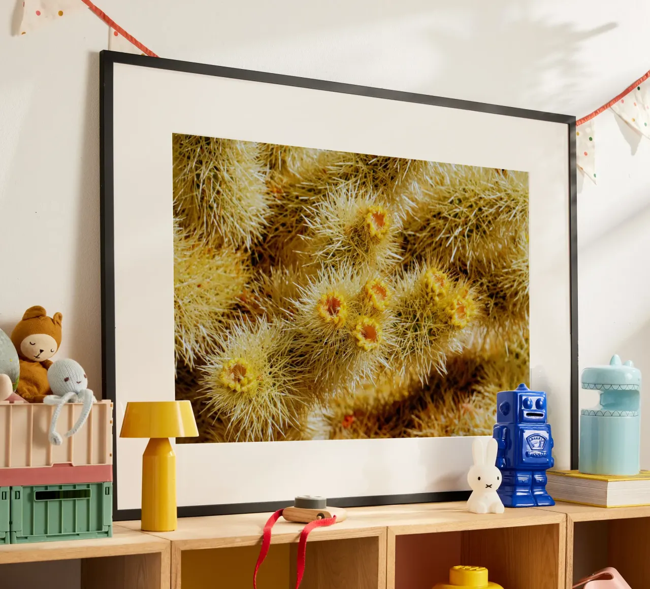 spine di cactus poster con telaio in legno da Earthly Visions