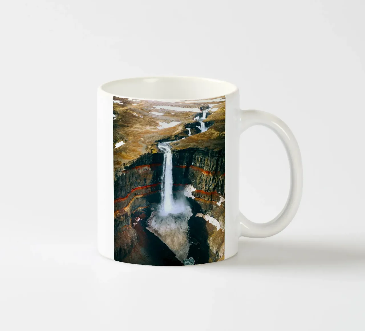 canyon delle cascate tazza in ceramica da Earthly Visions