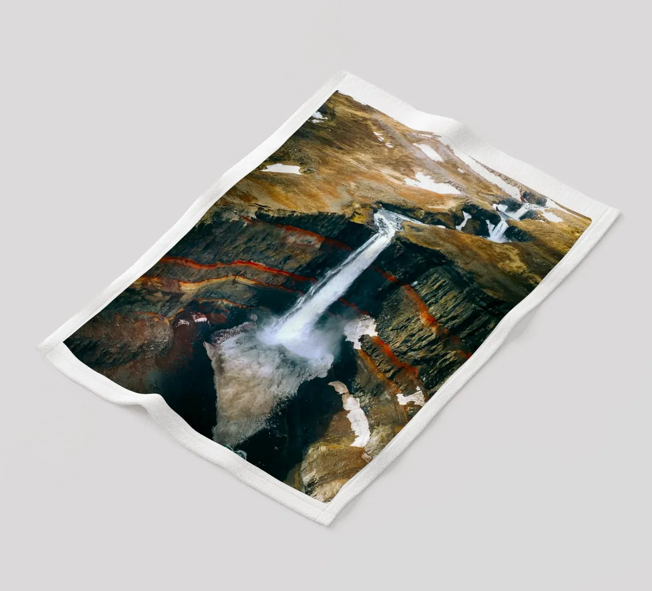 canyon delle cascate coperta in pile da Earthly Visions