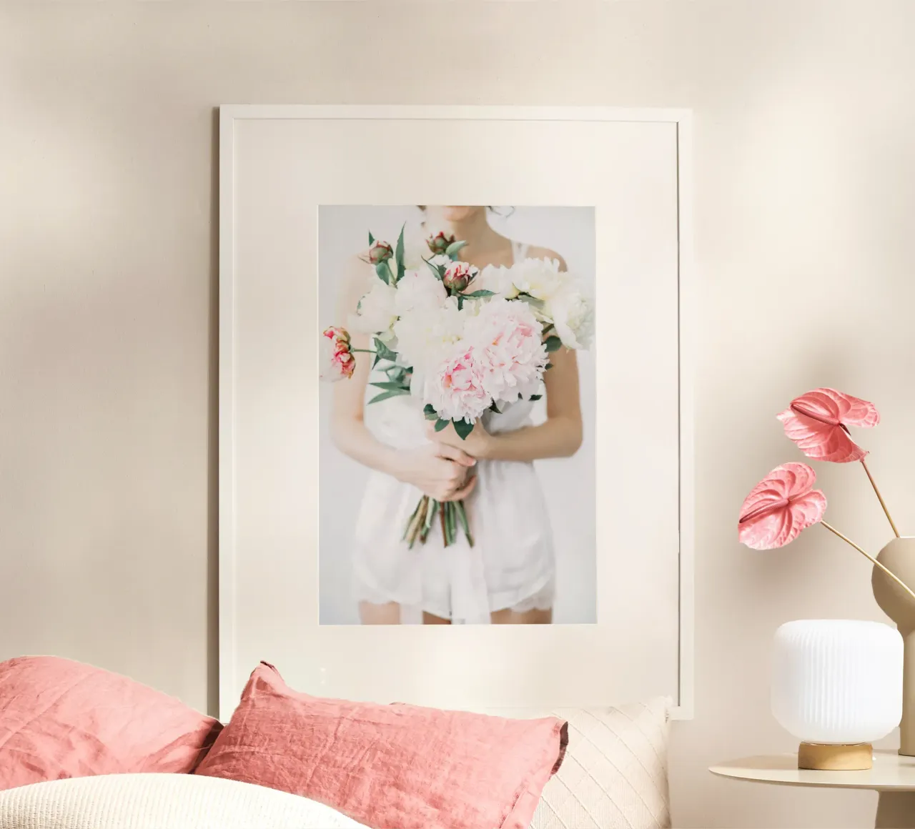Sussurri di un giorno di nozze poster con telaio in plastica da StillVibe Home