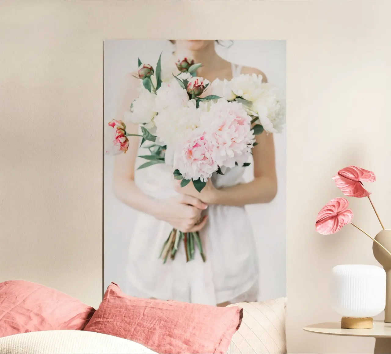 Sussurri di un giorno di nozze poster con telaio in plastica da StillVibe Home