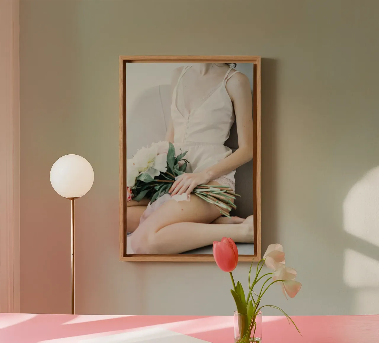 Susurros de un día de boda lienzo con Marco flotante de StillVibe Home