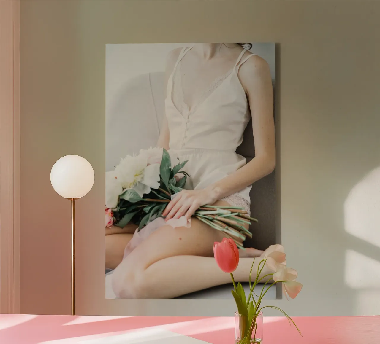 Susurros de un día de boda lienzo con Marco flotante de StillVibe Home