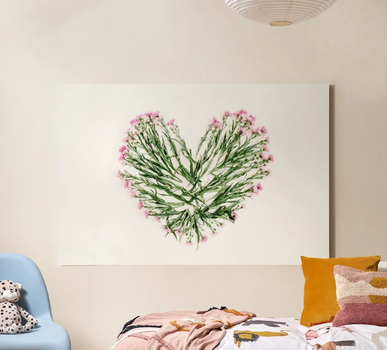 Note floreali d'amore tela con Cornice a cassetta da StillVibe Home