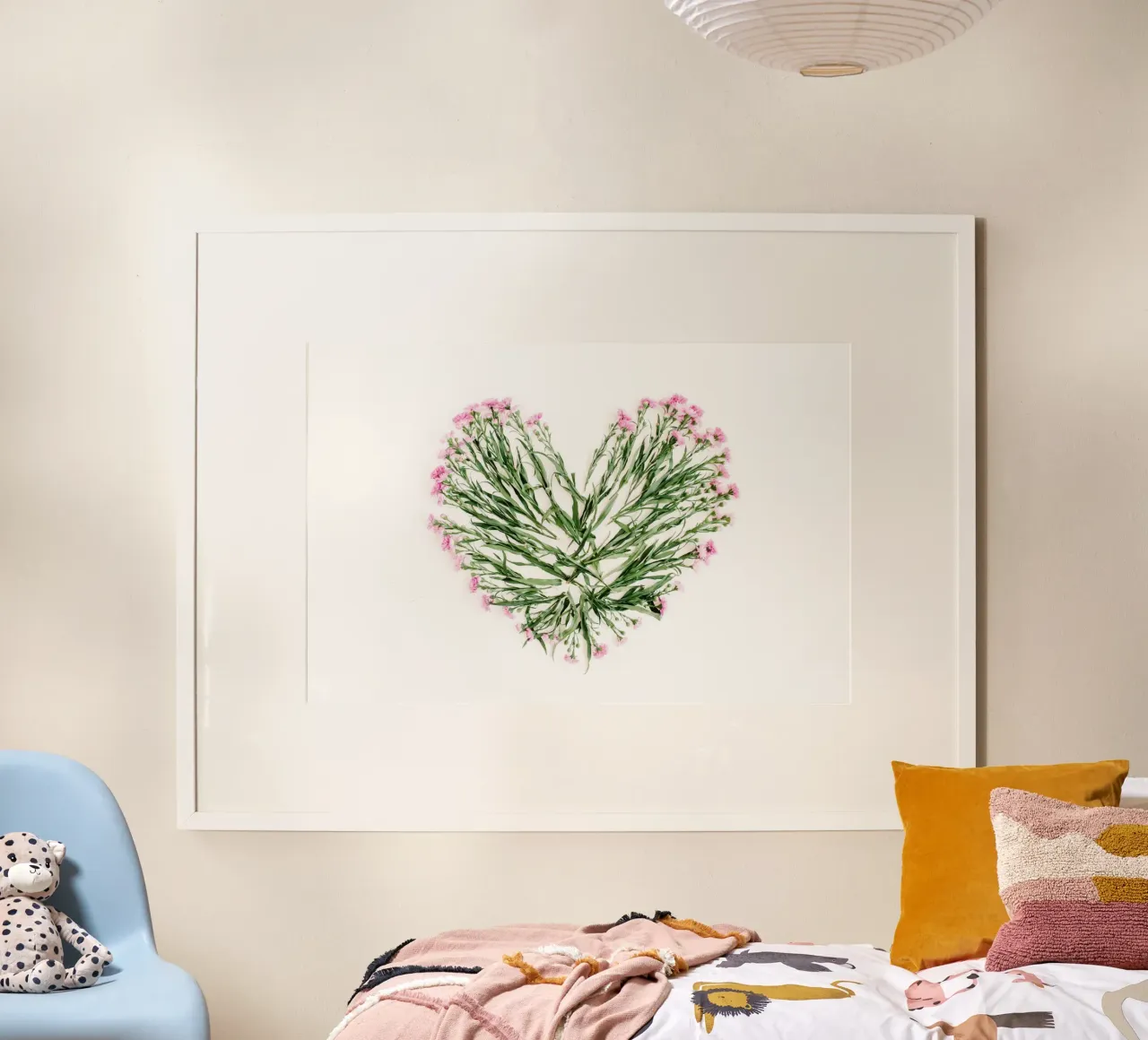 Note floreali d'amore poster con telaio in alluminio da StillVibe Home