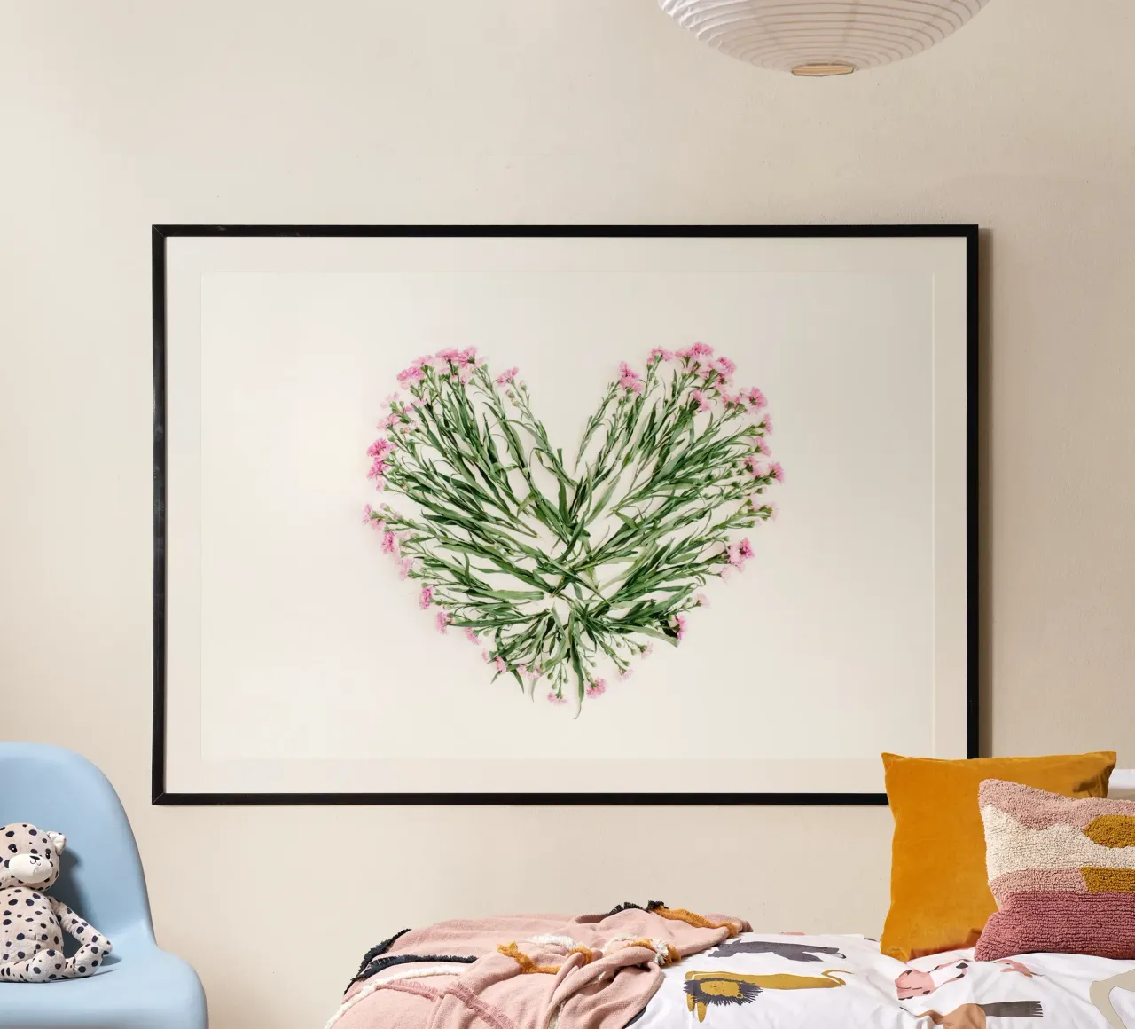 Note floreali d'amore poster con telaio in alluminio da StillVibe Home