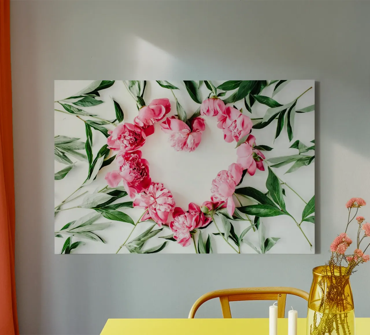 Note floreali d'amore tela con Cornice a cassetta da StillVibe Home