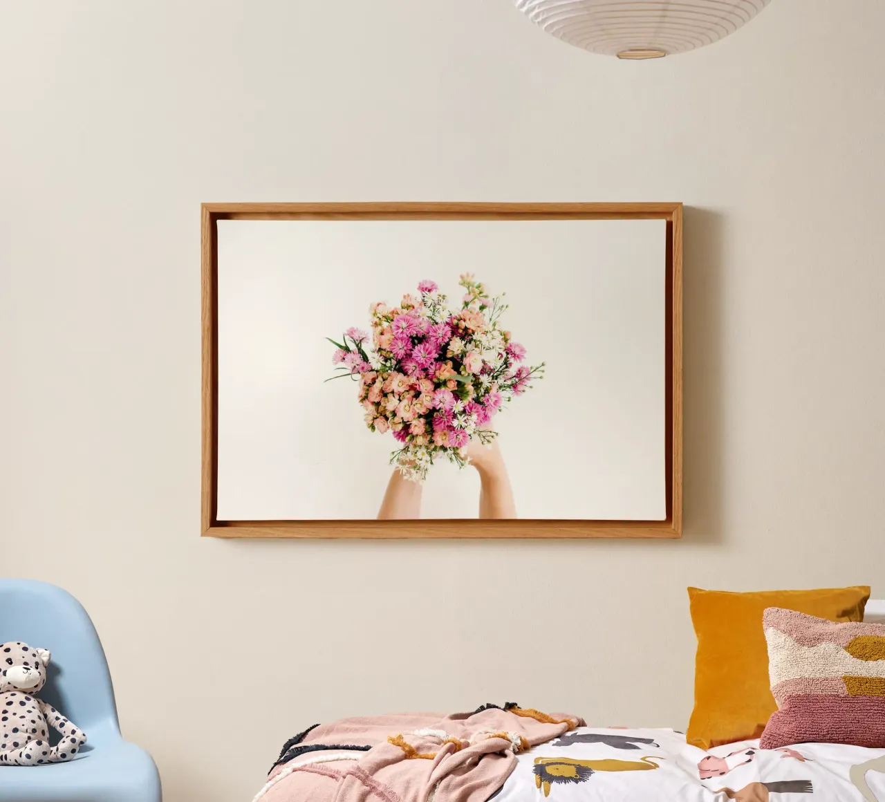 Note floreali d'amore tela con Cornice a cassetta da StillVibe Home